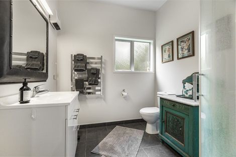 Photo of property in 72 Reid Road, Glenbrook, Waiuku, 2681