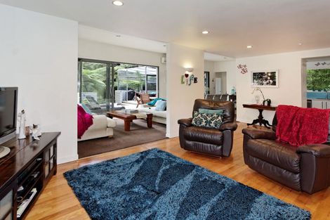 Photo of property in 24 Ngaio Road, Titirangi, Auckland, 0604