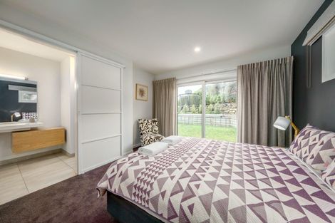 Photo of property in 21 Kapuka Lane, Wanaka, 9305