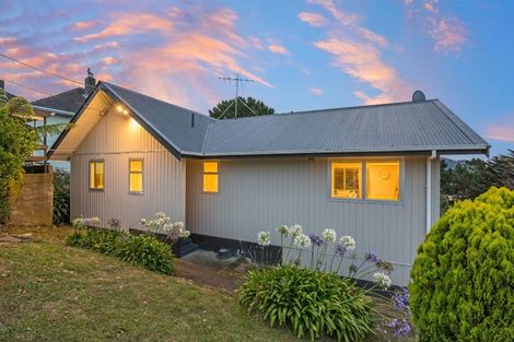 Photo of property in 66 Sievers Grove, Cannons Creek, Porirua, 5024