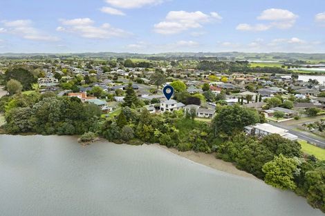 Photo of property in 111 Sandspit Road, Waiuku, 2123