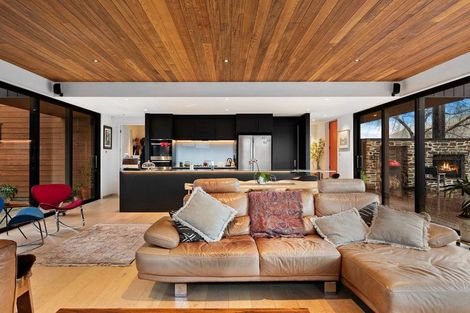 Photo of property in 75 Beacon Point Road, Wanaka, 9305