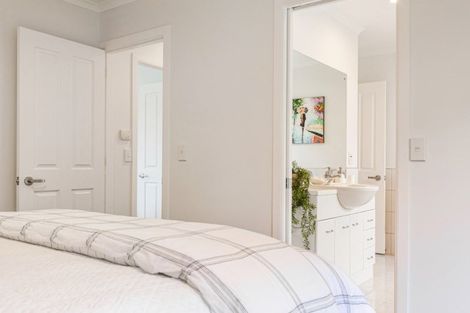 Photo of property in 1/920 East Coast Road, Northcross, Auckland, 0630