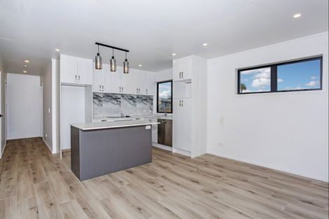 Photo of property in 16 Tahuna Minhinnick Drive, Glenbrook, 2681