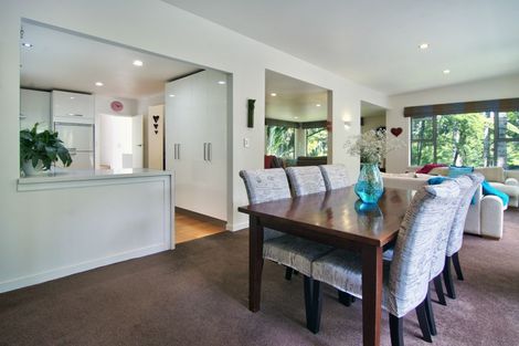 Photo of property in 24 Ngaio Road, Titirangi, Auckland, 0604