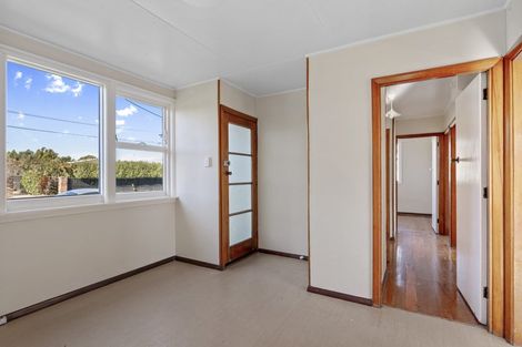 Photo of property in 6 Glenfield Crescent, Mairehau, Christchurch, 8052