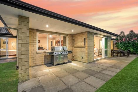 Photo of property in 12 Lombardia Way, Karaka, Papakura, 2113