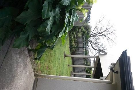 Photo of property in 33a Bronzewing Terrace, Unsworth Heights, Auckland, 0632