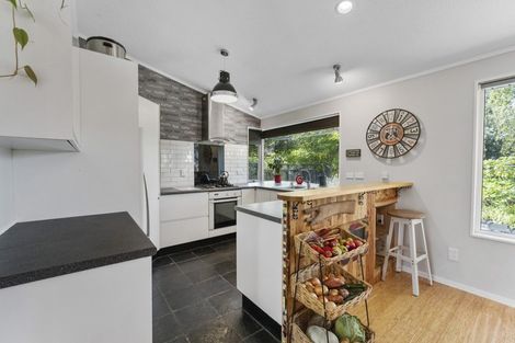 Photo of property in 15 Robert Grove, Paraparaumu, 5032