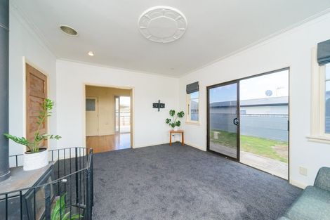 Photo of property in 135 Roberts Line, Kelvin Grove, Palmerston North, 4414