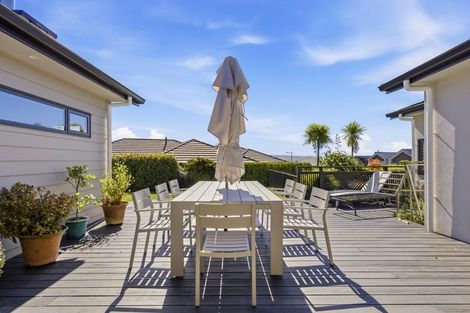 Photo of property in 6 Tuhua Close, Wharewaka, Taupo, 3330