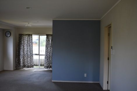Photo of property in 9/43 Fruitvale Road, New Lynn, Auckland, 0600