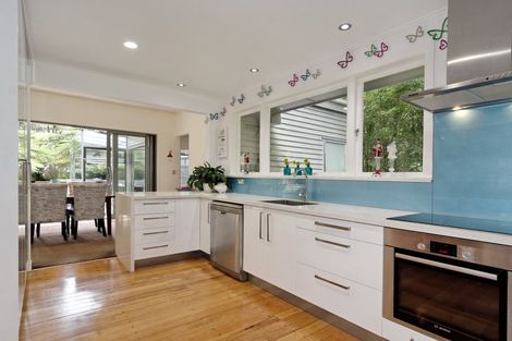 Photo of property in 24 Ngaio Road, Titirangi, Auckland, 0604