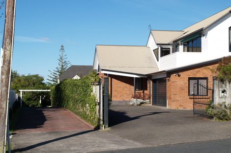 Photo of property in 1/135 Litten Road, Cockle Bay, Auckland, 2014