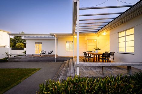 Photo of property in 215a Victoria Avenue, Hokowhitu, Palmerston North, 4410