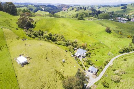 Photo of property in 18 Marshall Road, Hunterville, 4730
