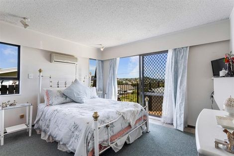 Photo of property in 13 Surf Road, Stanmore Bay, Whangaparaoa, 0932