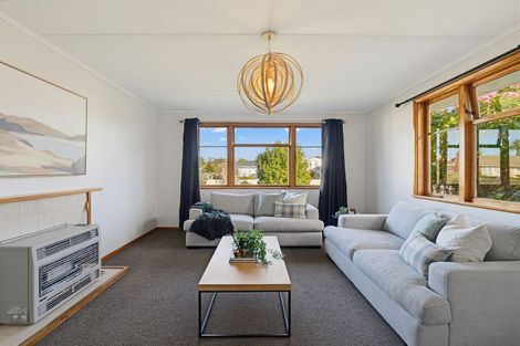 Photo of property in 37 Hadfield Crescent, College Estate, Whanganui, 4500