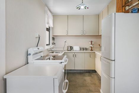 Photo of property in 1 Gunn Street, Gonville, Whanganui, 4501