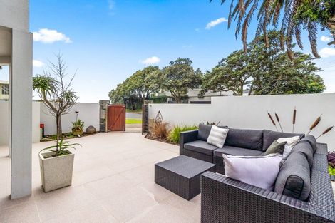 Photo of property in 1/22 Tiri Road, Milford, Auckland, 0620