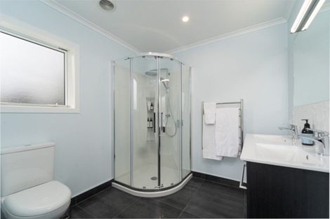 Photo of property in 2 James Kidd Place, Greytown, 5712