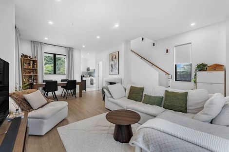 Photo of property in 2 Fields Road, Manurewa, Auckland, 2102