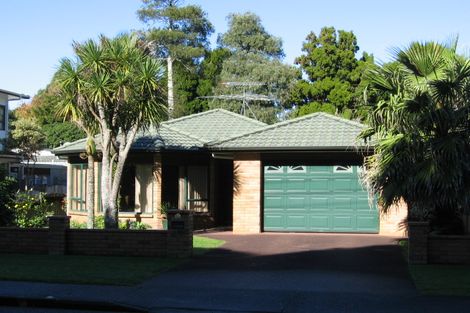 Photo of property in 1/20 Puriri Avenue, Orewa, 0931