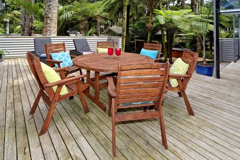 Photo of property in 24 Ngaio Road, Titirangi, Auckland, 0604