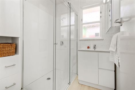 Photo of property in 40 Catherine Crescent, Paparangi, Wellington, 6037