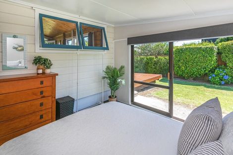 Photo of property in 11 Hahei Beach Road, Hahei, Whitianga, 3591