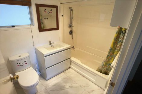 Photo of property in 68 Oreil Avenue, West Harbour, Auckland, 0618