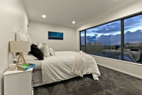 Photo of property in 6 Barrique Road, Kumeu, 0810