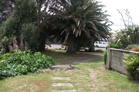 Photo of property in 6 Croft Grove, Moera, Lower Hutt, 5010