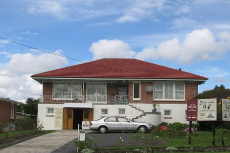 Photo of property in 546 West Coast Road, Oratia, Auckland, 0604