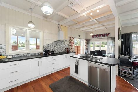 Photo of property in 10 Waihou Road, Te Aroha, 3320