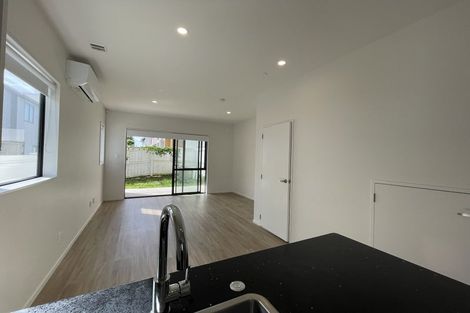 Photo of property in 1/2c Walsall Street, Avondale, Auckland, 1026
