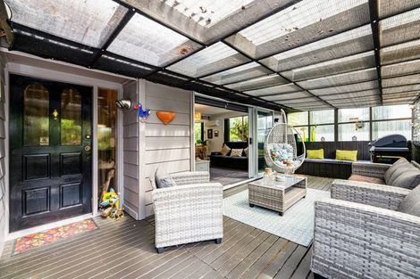 Photo of property in 51 Onedin Place, Titirangi, Auckland, 0604