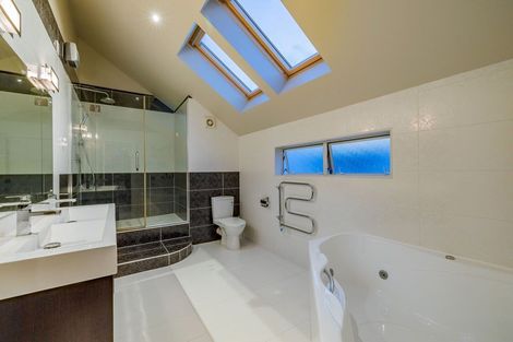 Photo of property in 112 Killybegs Drive, Pinehill, Auckland, 0632