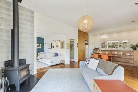 Photo of property in 5 Harris Street, Waitara, 4320