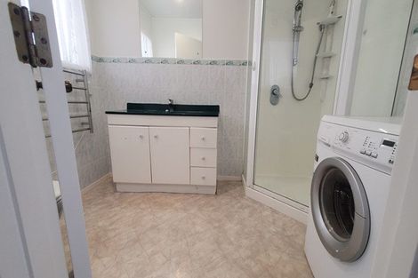 Photo of property in 15 Hedge Row, Sunnyhills, Auckland, 2010