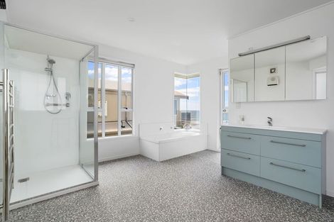 Photo of property in 17a Oceanbeach Road, Mount Maunganui, 3116