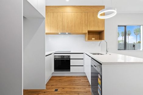 Photo of property in 4/66 Swanson Road, Henderson, Auckland, 0610