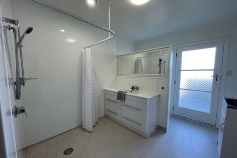 Photo of property in 40-40a Hamblyn Street, Strandon, New Plymouth, 4312