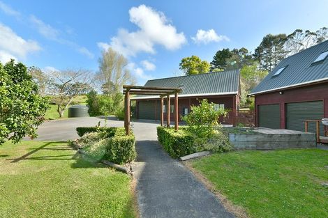 Photo of property in 2 Pineview Lane, Helensville, 0875