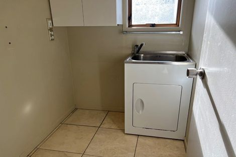 Photo of property in 1/15 Sunnynook Road, Forrest Hill, Auckland, 0620