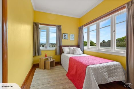 Photo of property in 1 Rubens Lane, West Harbour, Auckland, 0618