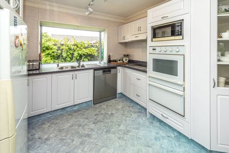 Photo of property in 28 Kakaho Drive, Tawhero, Whanganui, 4501