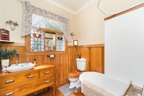 Photo of property in 61 Victoria Avenue, Palmerston North, 4410