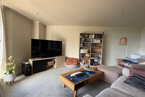 Photo of property in 2c/7-11 Bute Road, Browns Bay, Auckland, 0630