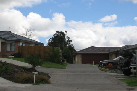 Photo of property in 16 Plumstead Rise, Glen Eden, Auckland, 0602